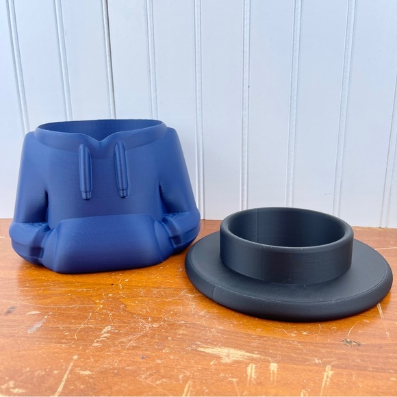 Hoodie Planter Pot, Sweatshirt Flower Pot, 3D Printed Planter - Picture 9 of 10